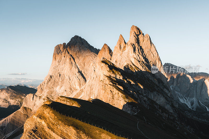 意大利Dolomites的Seceda Ridgeline